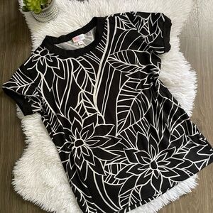 LuLaRoe Hawaiian T-Shirt 🖤